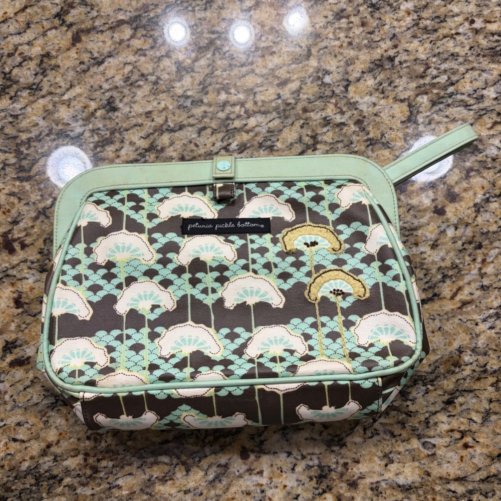 Petunia Pickle Bottom Floral Diaper Clutch and Changing Pad Mint Brown Travel